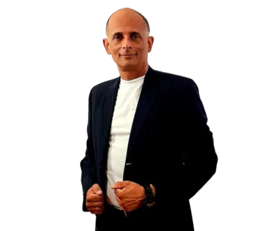 Edgar, agente inmobiliario