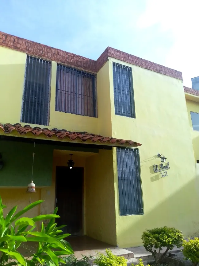 Imagen de Casa: 🏡 Casa Club Hípico en Club Hípico Las Trinitarias, Barquisimeto, Estado Lara, Municipio Iribarren. Calle cerrada, zona exclusiva y tranquila., Lara-Iribarren. 6 habitaciones, 5 baños, 250 m². En Venta.