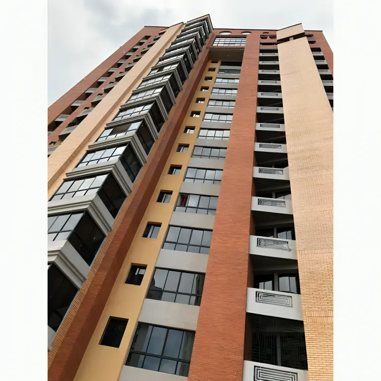 Imagen de Apartamento: 🏢 Apartamento Silver House en Resd. Silver House, Triángulo del Este, Barquisimeto, Estado Lara., Lara-Barquisimeto. 4 habitaciones, 3.5 baños, 149 m². En Venta.