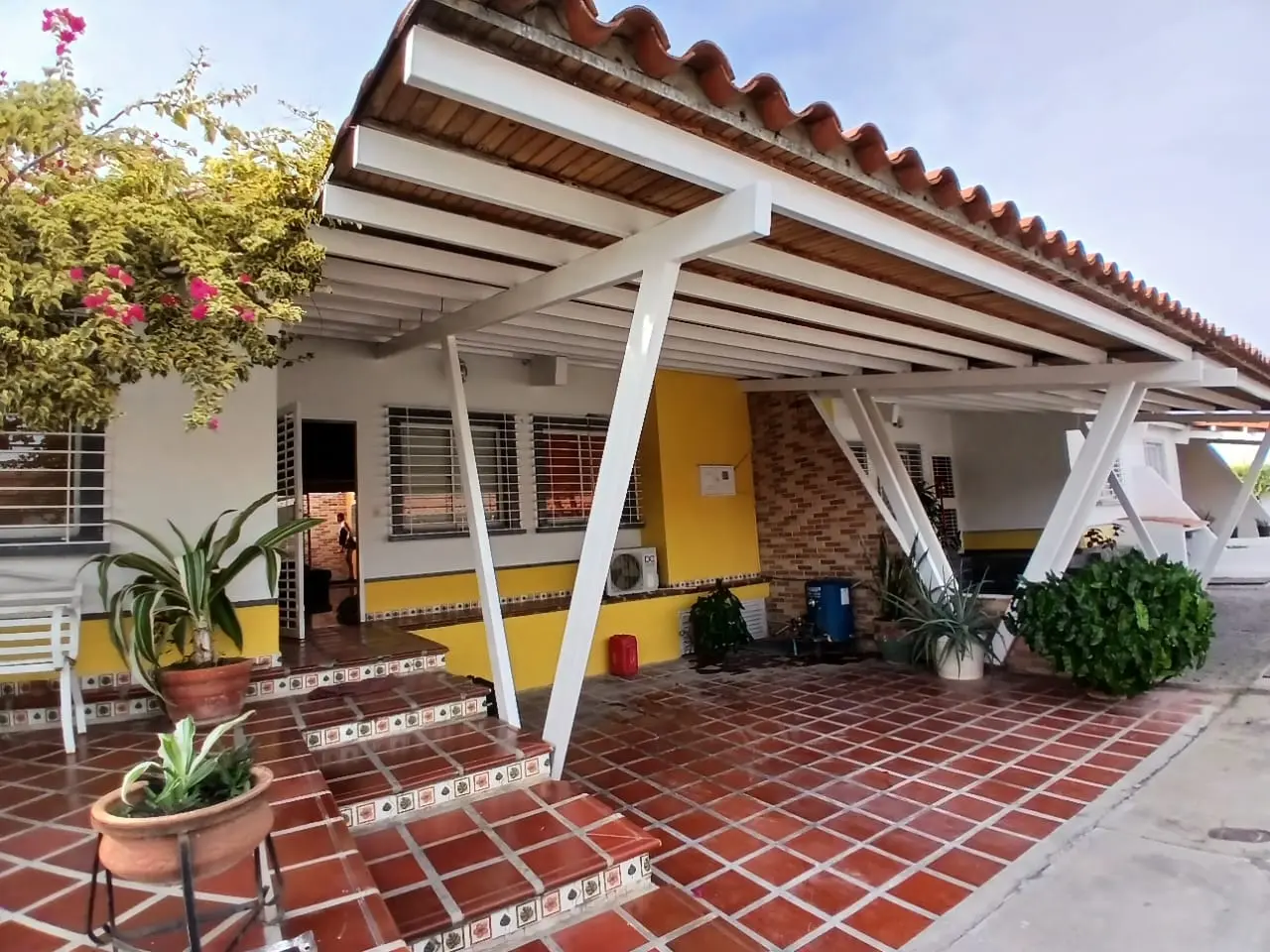 Imagen de Casa: 🏠 Casa Roca del Valle en Urb. Roca del Valle 2, La Ribereña, Barquisimeto, Estado Lara., Lara-Barquisimeto. 3 habitaciones, 3 baños, 165.54 m². En Venta.