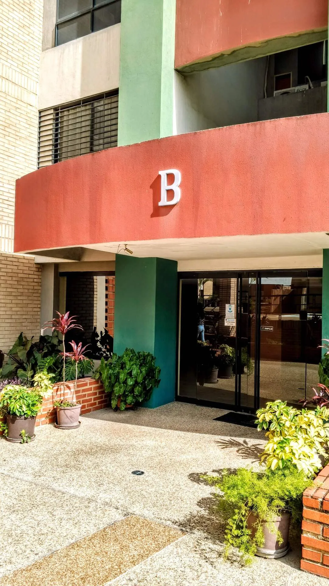 Imagen de Apartamento: 🏢 Apartamento Los Próceres en Los Próceres, Barquisimeto, Estado Lara., Lara-Barquisimeto. 3 habitaciones, 2 baños, 98 m². En Venta.