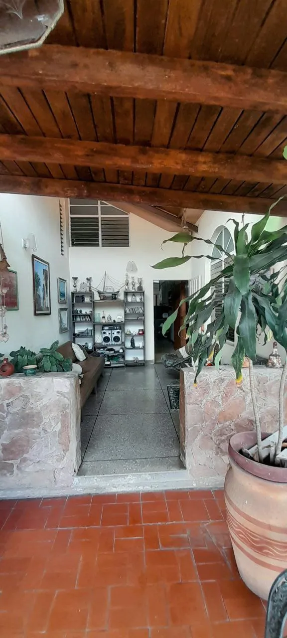 🏡 Casa Quinta Espaciosa con Gran Jardín en Colinas de Santa Rosa Sur - Imagen 10