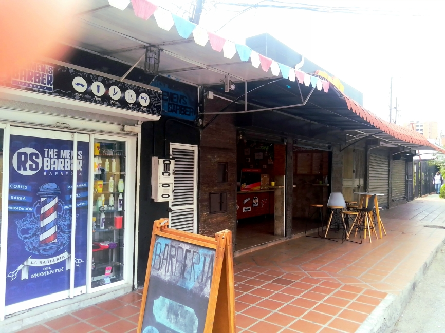 🔥 Casa Comercial | 4 Hab | 2 Locales | $113.000 - Imagen 2