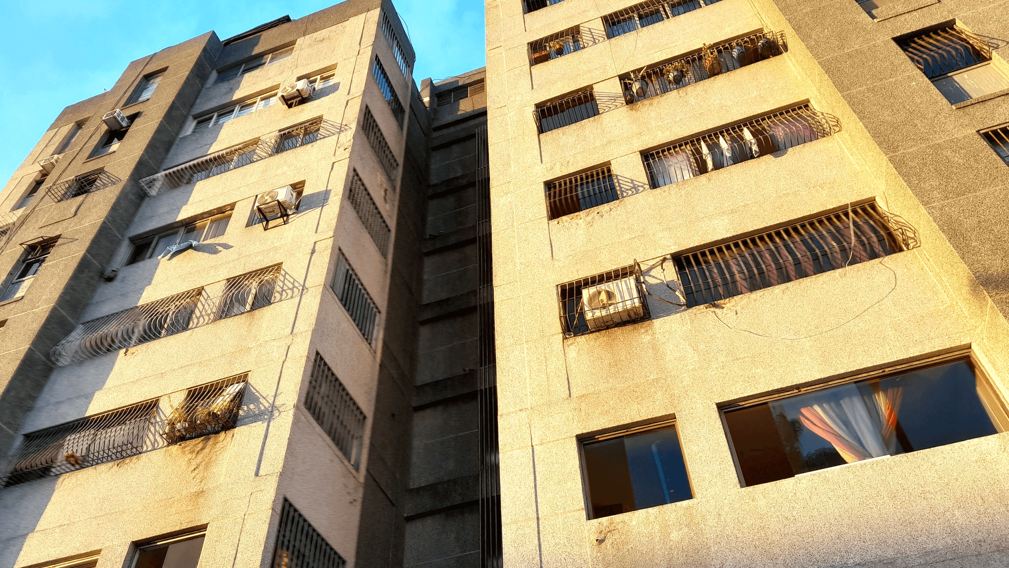 Imagen de Apartamento: 🏢 Apartamento Cabudare Centro en Cabudare Centro, Estado Lara, Municipio Palavecino, Parroquia José Gregorio Bastidas, Lara-Palavecino. 3 habitaciones, 2 baños, 150 m². En Venta.